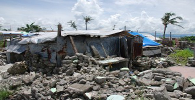 Typhoon flattened building in Philippines